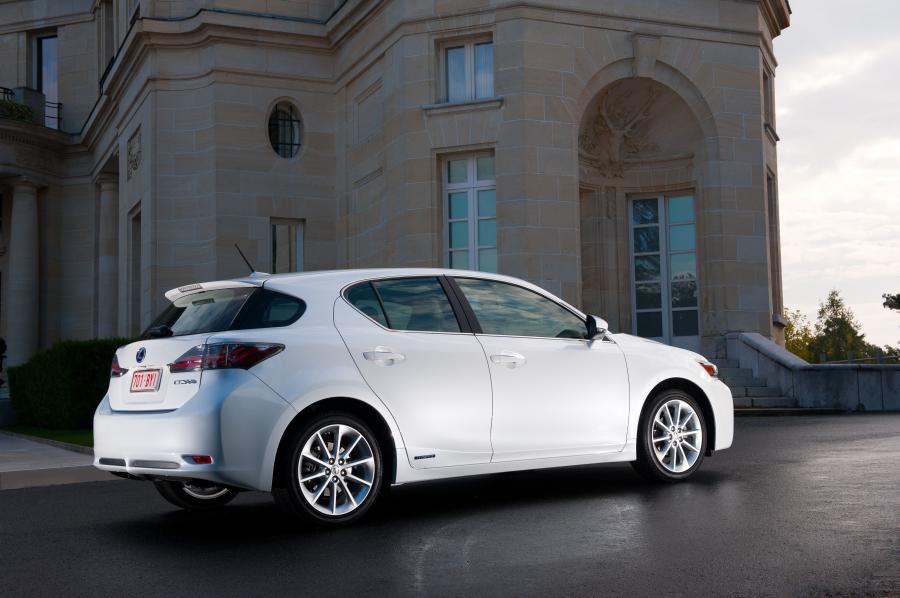  Lexus CT200h 2010 года  (фото 245 из 266)